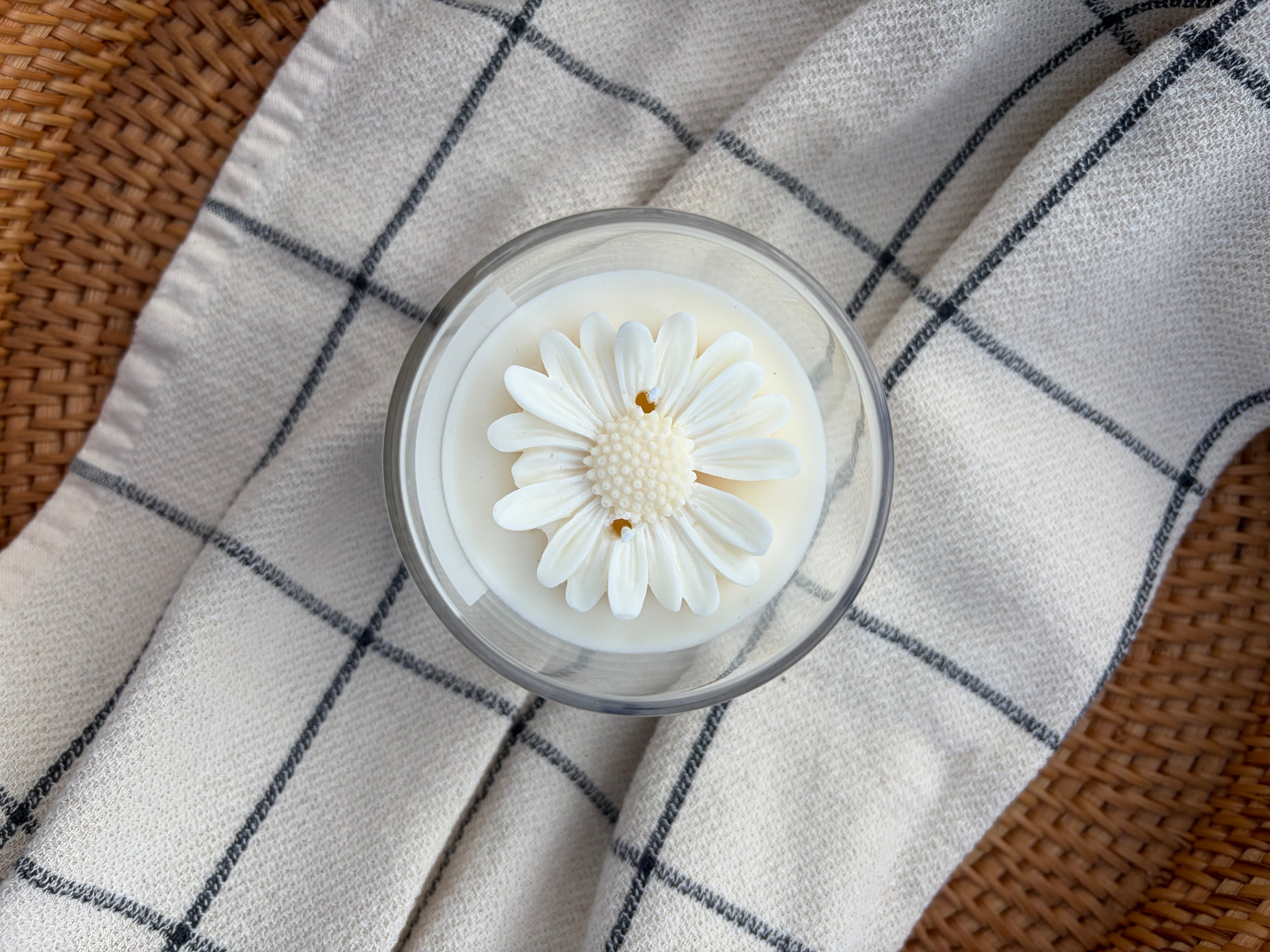 Daisy Candle