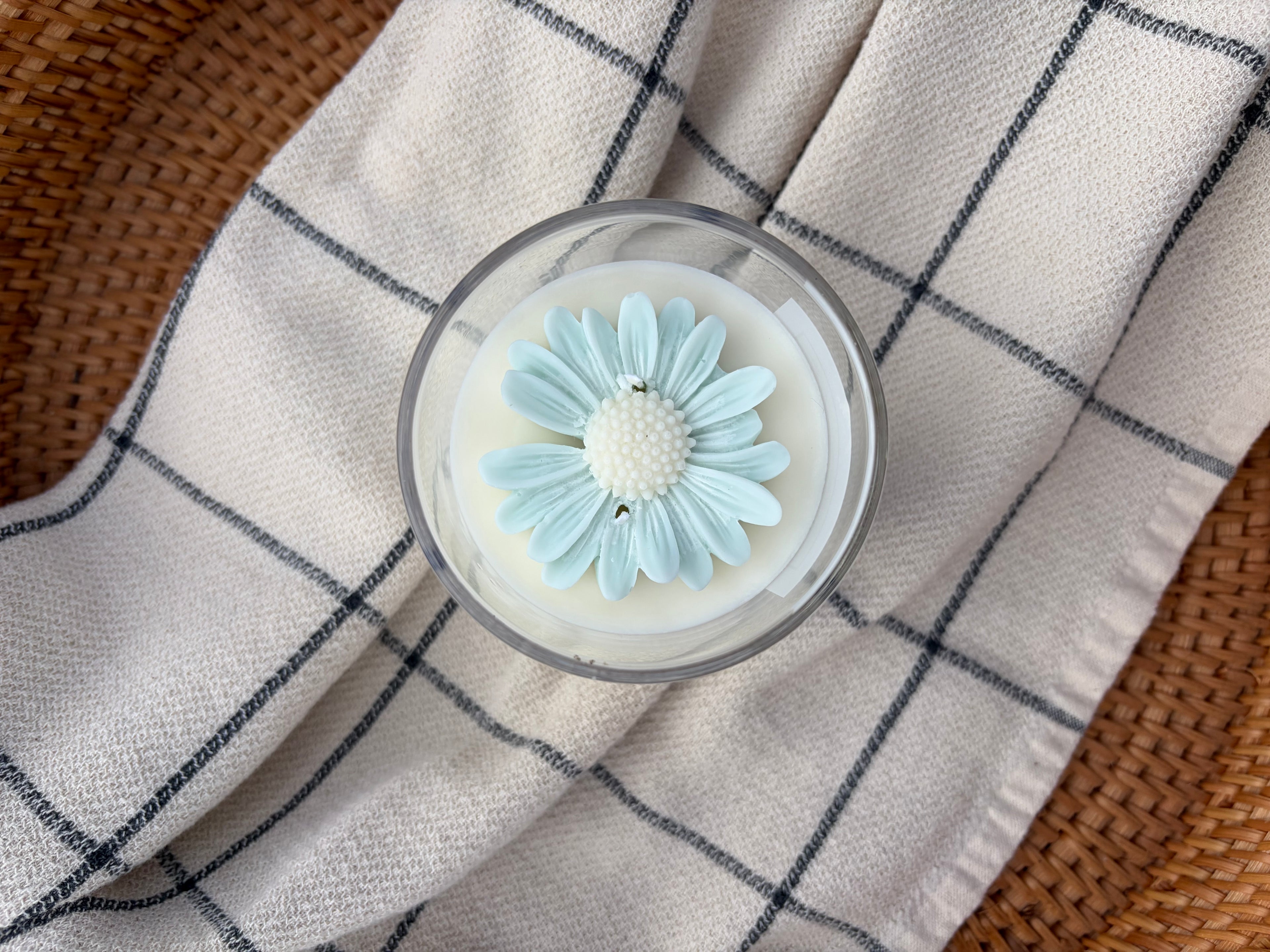 Daisy Candle