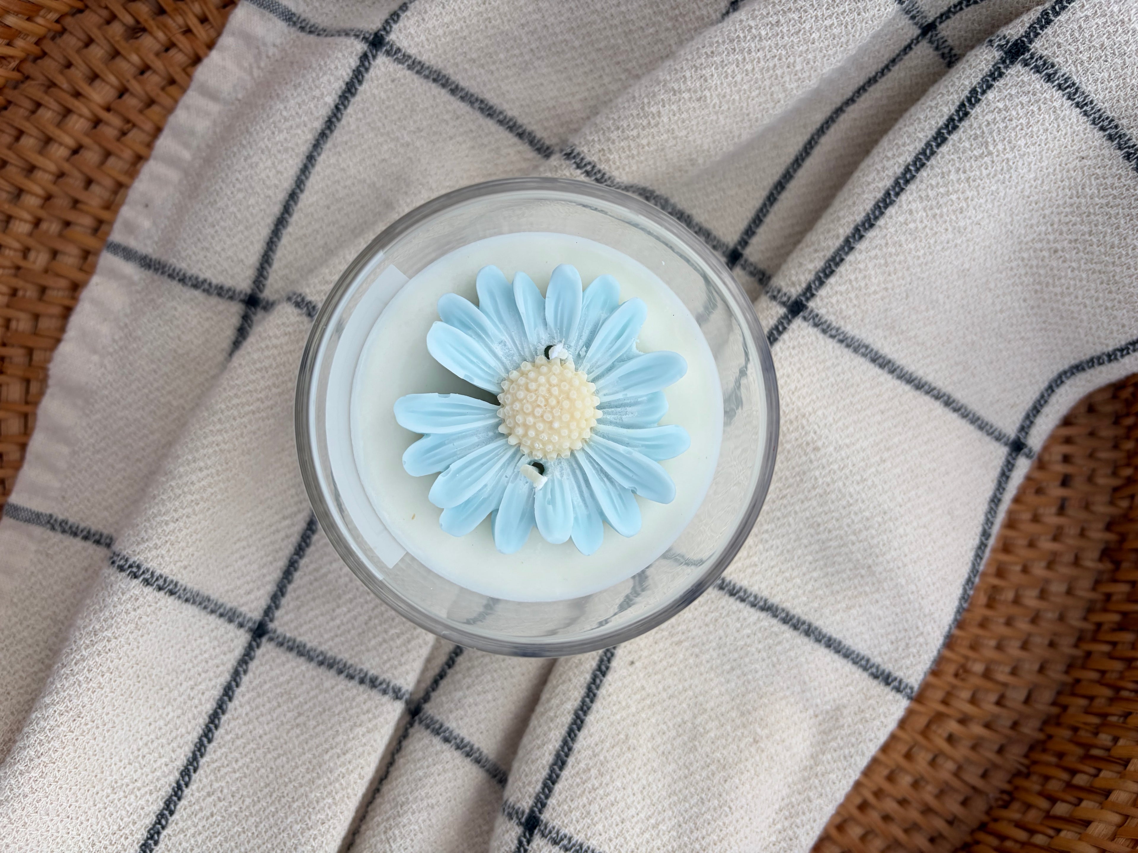 Daisy Candle